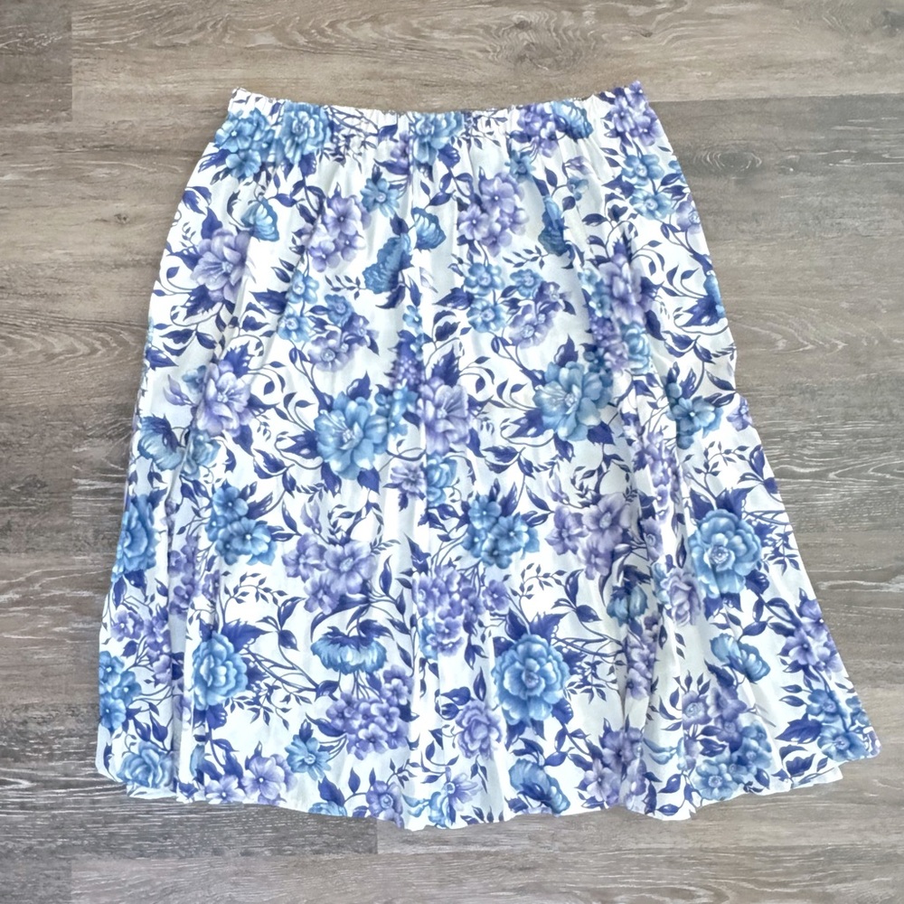 Elegant Blue/white floral Midi Skirt with Pleats